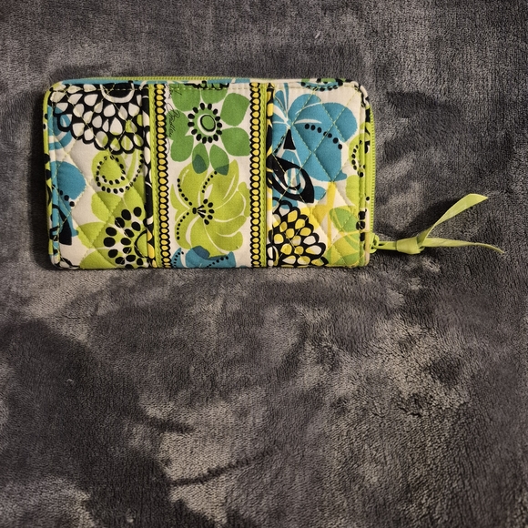 Vibrant Vera Bradley Accordion Wallet - Retired "LimeS Up" Design - Picture 5 of 11
